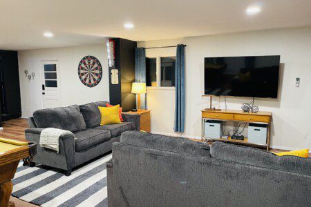 🎯 The Ultimate Game Room! 🎮
Play pool, battle on the digital game board, hit the giant dart board & Connect Four, enjoy retro gaming, or stream on the 65" Roku TV — plus cozy queen Murphy beds & sofas (sleeps 8). Endless fun for everyone!