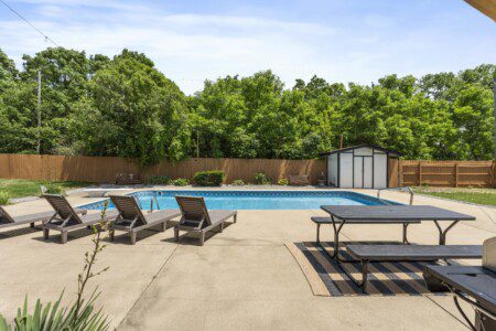 Why choose between fun & relaxation when you can have both? 🌊🔥 Notre Dame Pool Haus has a private pool, hot tub, fire pit & games.