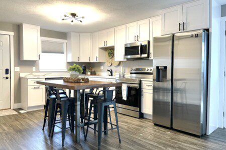 The Pigeon River Retreat Kitchen: includes cooking utensils, pots, pans, etc. Also coffee and Keurig and pods available.