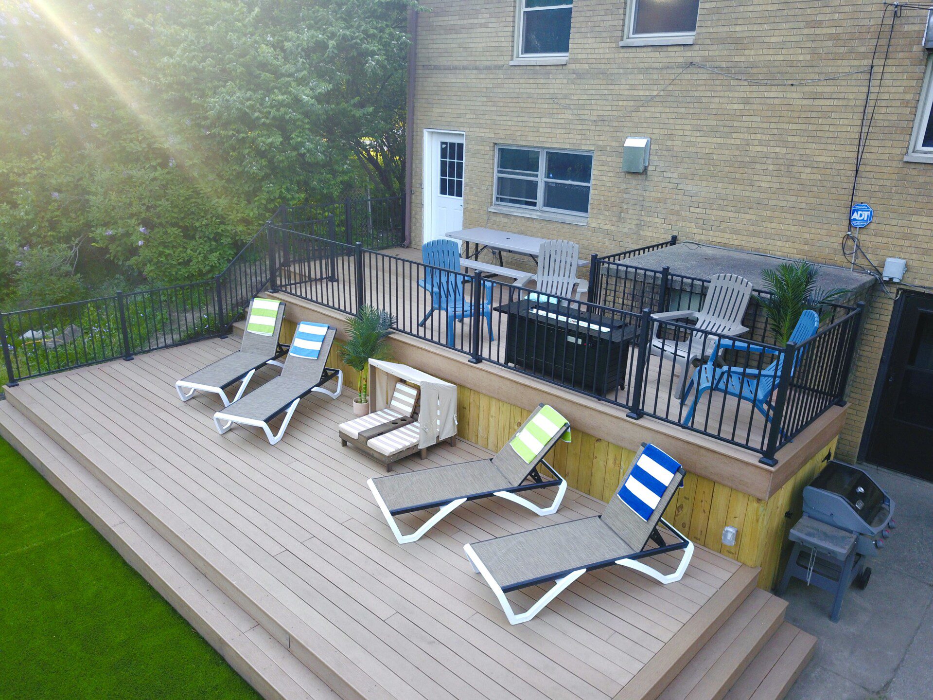 Family Fun at Riverside Pool Paradise! Splash in the pool, relax in the hot tub, or enjoy yard games. Spacious deck with seating! Toddler cabana, & custom art.