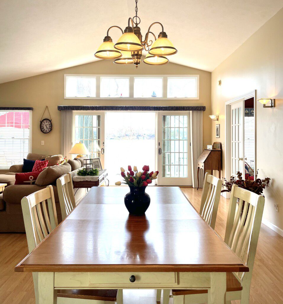 Enjoy family meals with a view—gather around the dining table and take in the picturesque lake views just outside.