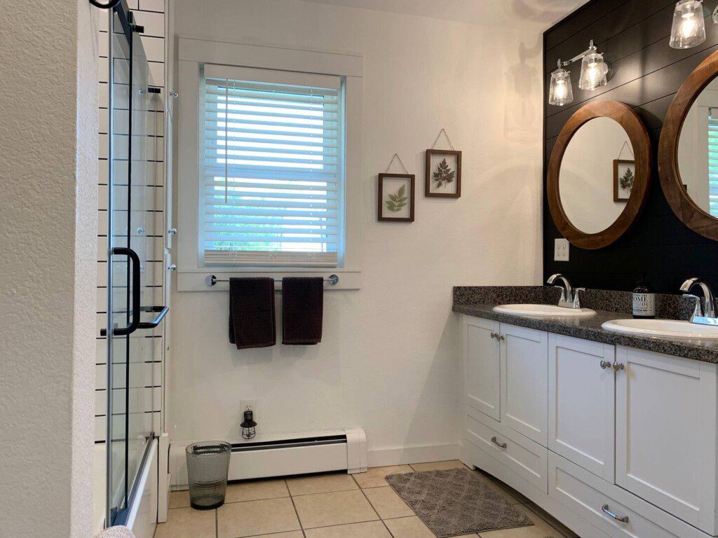 Bathroom #1  - furnished with towels, washcloths, soap/shampoo/hairdryer, and more