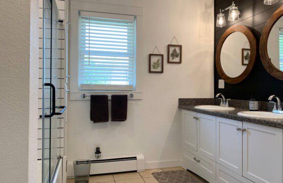 Bathroom #1  - furnished with towels, washcloths, soap/shampoo/hairdryer, and more