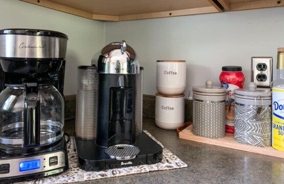 Coffee bar; espresso maker; traditional coffee maker