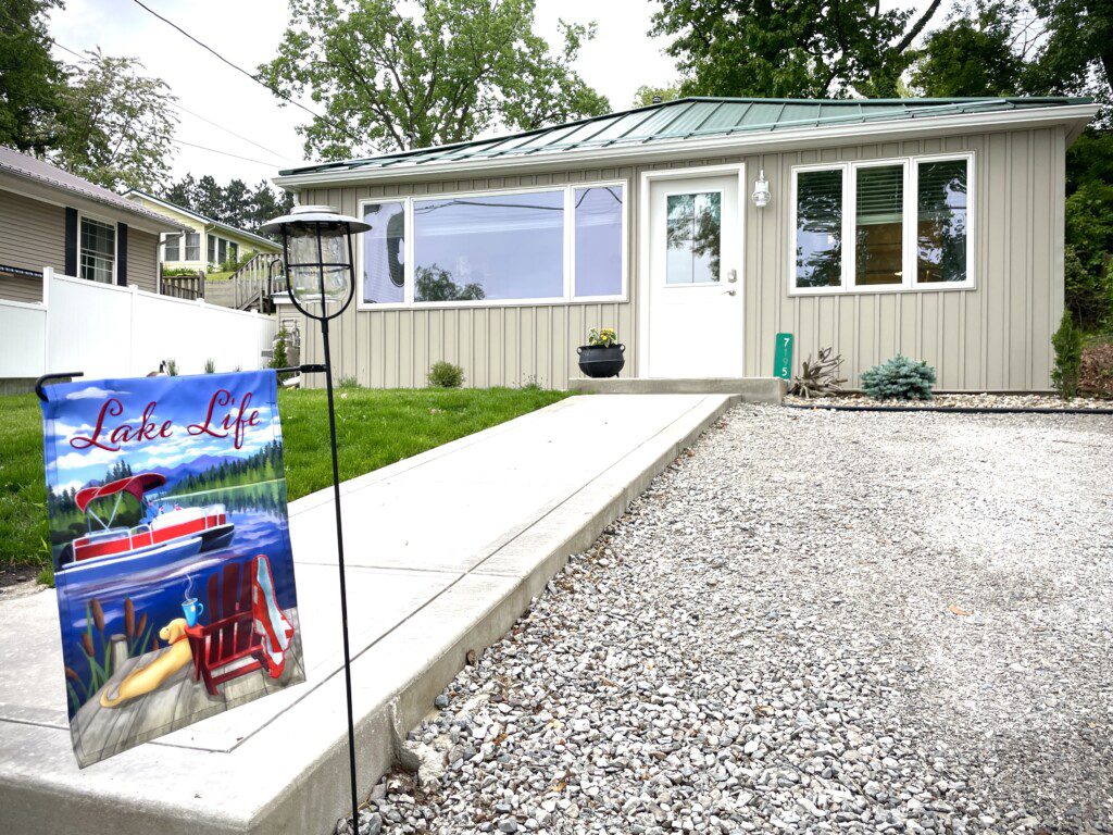Stone Lake Cottage Retreat: From the first step in, it's clear: you're here to relax and enjoy the lake life.