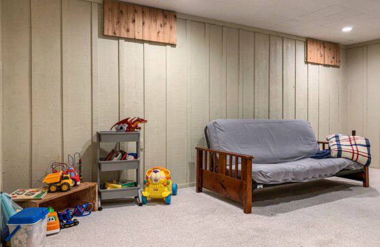 Basement futon and playroom - Kids will love using their imaginations in the big basement room with fun toys to use!