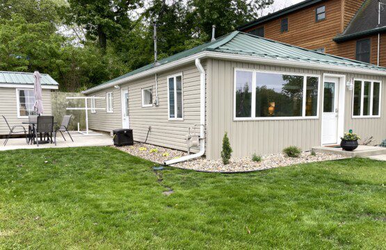 Stone Lake Cottage Retreat: From the first step in, it's clear: you're here to relax and enjoy the lake life.