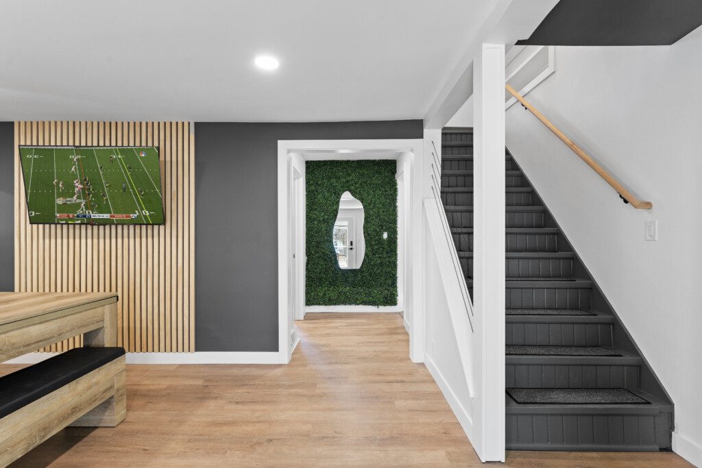 Why go out when the fun is all here? 🎱🏓📺 Notre Dame Pool Haus game room has ping pong, pool, & the big game on TV. Perfect for family nights or rainy-day fun!