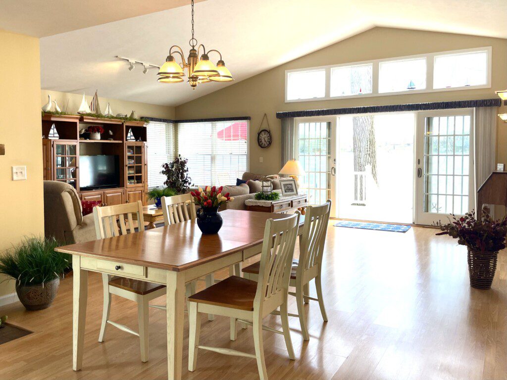 Enjoy family meals with a view—gather around the dining table and take in the picturesque lake views just outside.