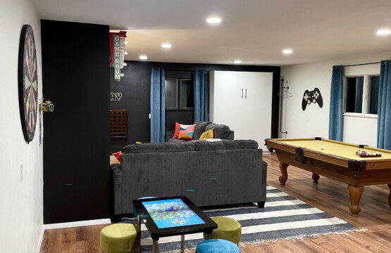🎯 The Ultimate Game Room! 🎮
Play pool, battle on the digital game board, hit the giant dart board & Connect Four, enjoy retro gaming, or stream on the 65" Roku TV — plus cozy queen Murphy beds & sofas (sleeps 8). Endless fun for everyone!