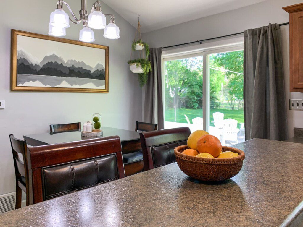 Kitchen and dining room - fruit not included.