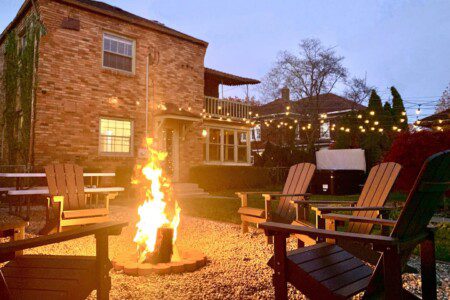 TheBrickHouse Backyard Oasis - hot tub, grill, lights, firepit (complementary firewood provided), privacy fence, did I mention HOT TUB!!??